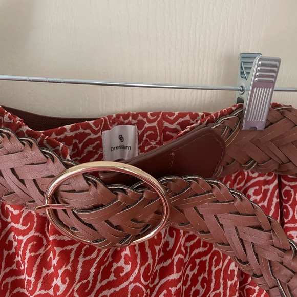 Ladies skirt with belt - Picture 2 of 3